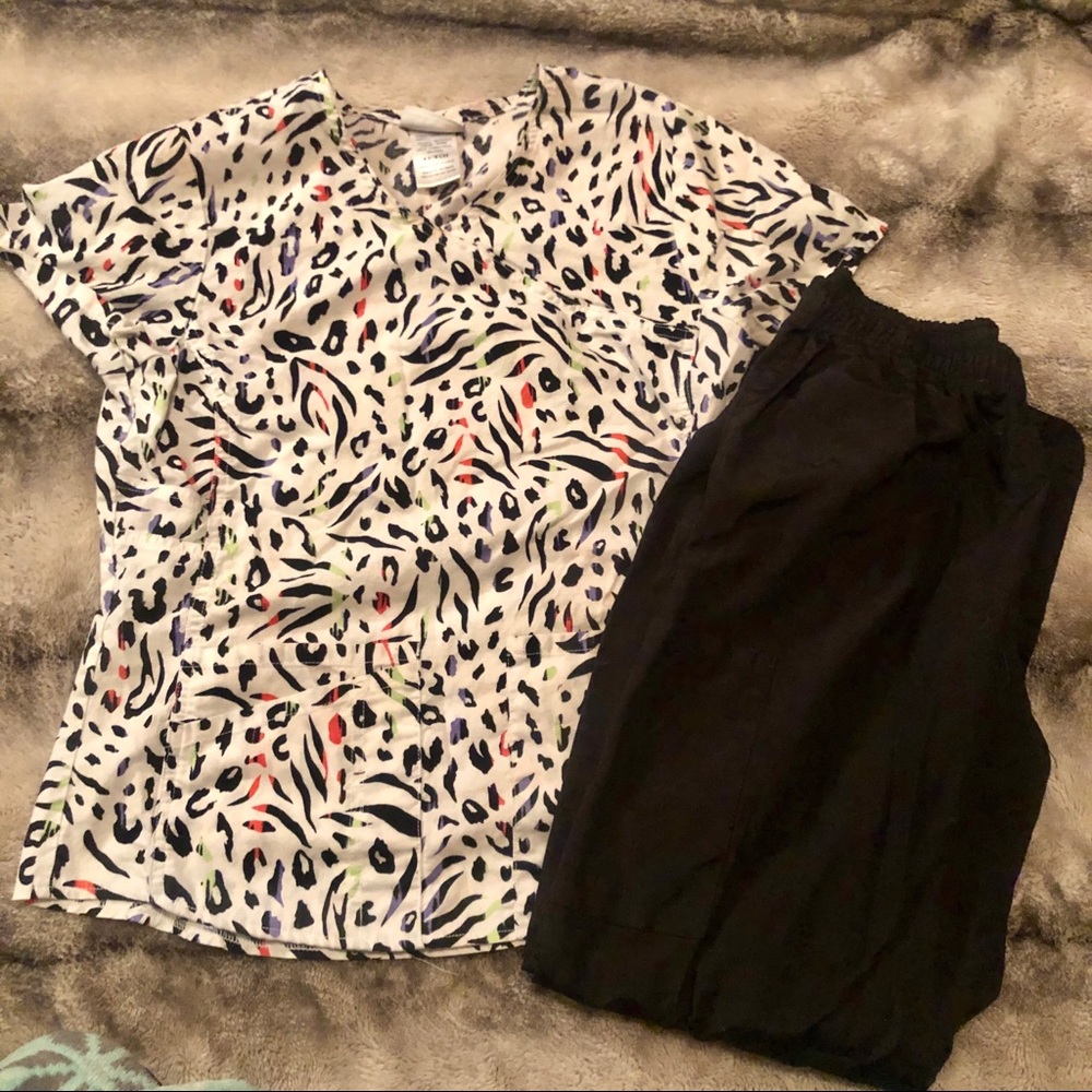 Women’s scrubs